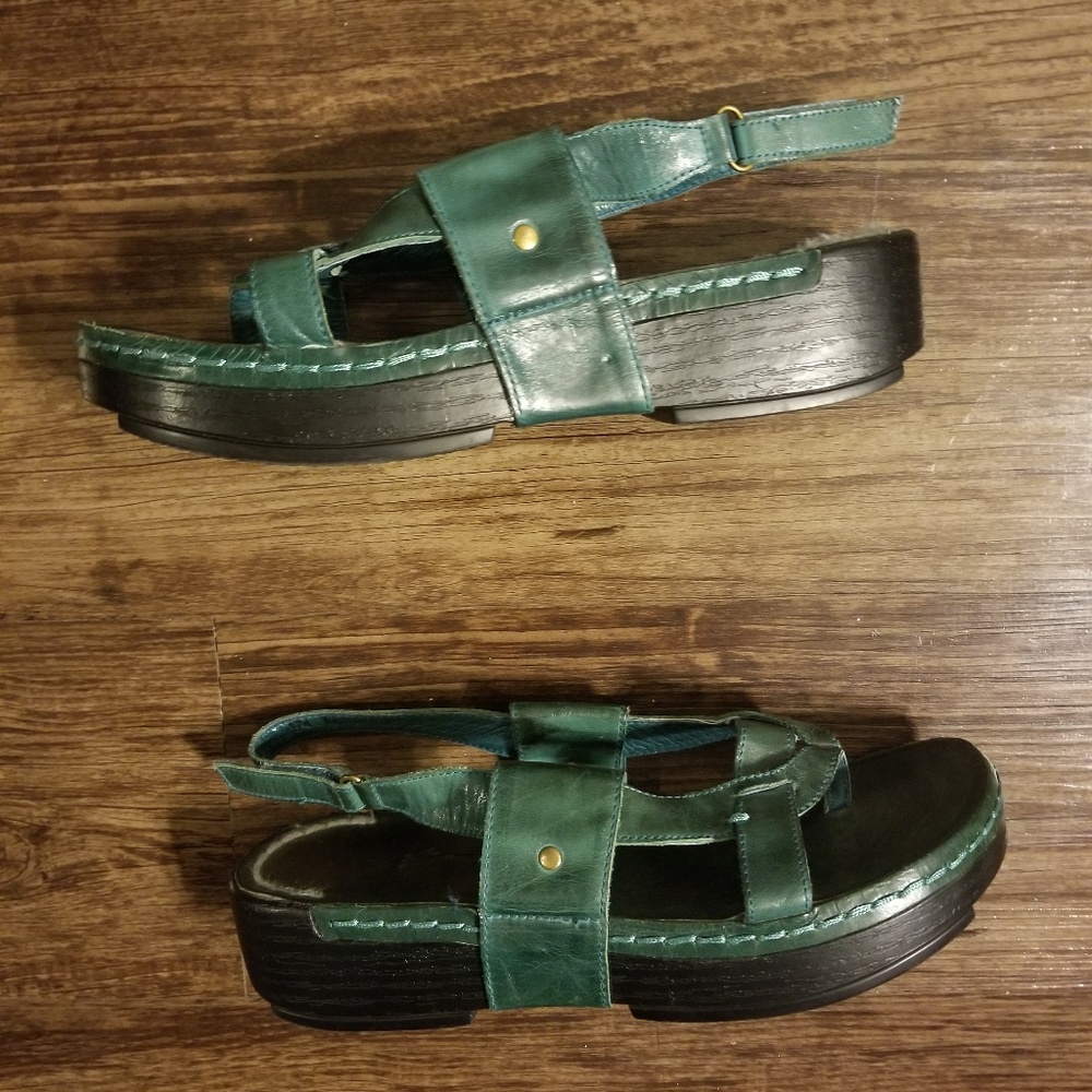 Antelope Platform Emerald Color Slingback Sandals